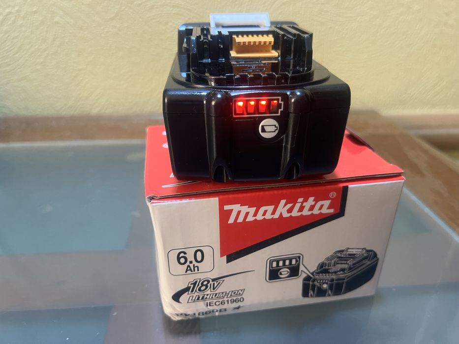 Акумулятори з індикацією Makita BL1860B  18V 6.0Ah