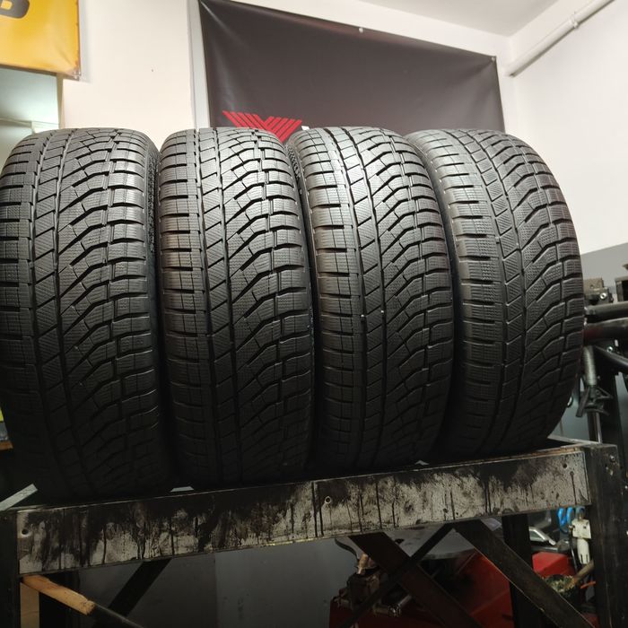 235/50/19 XL Sprzedam komplet opon zimowych Falken