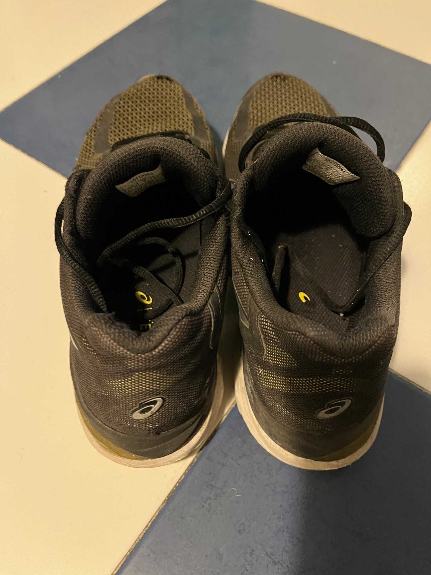 Asics Running Dynamic Duo em bom estado