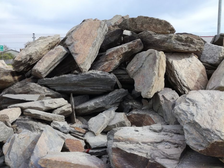 kamien ozdobny ogrodowy ŁUPEK SZAROGŁAZOWY niesort