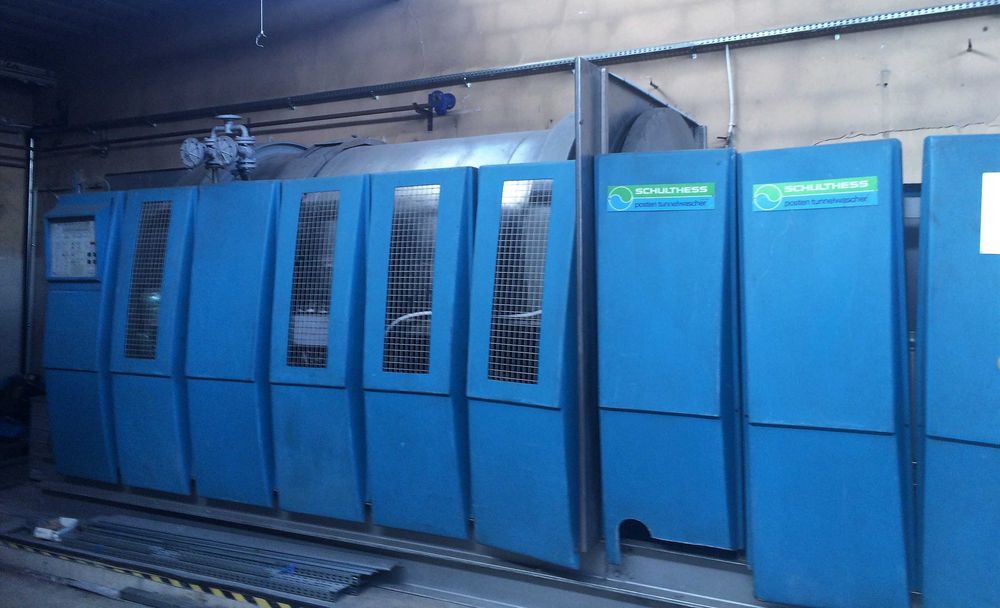 TUNEL PRALNICZY firmy SCHULTHESS model TWE 225  z wirówką, do naprawy