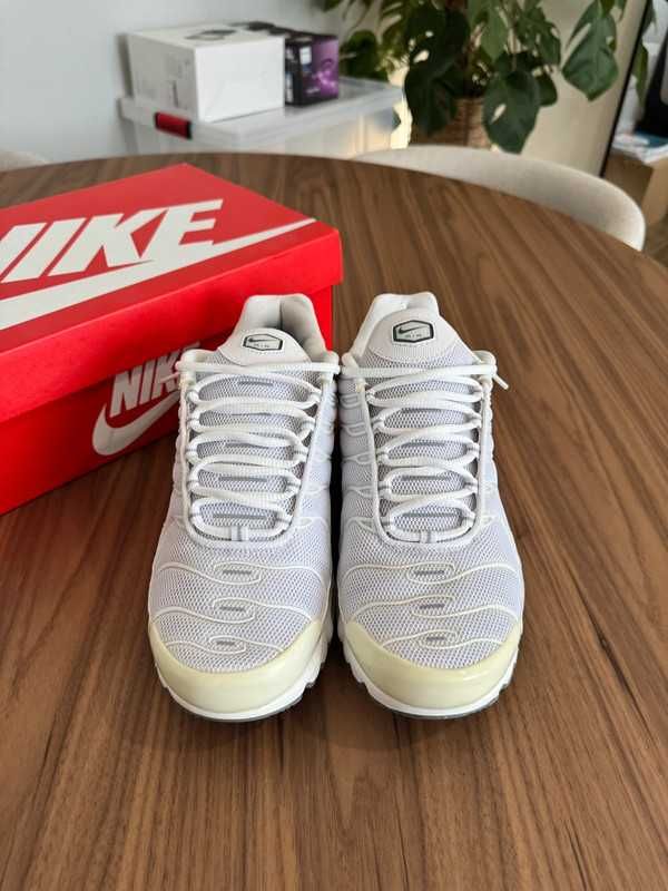 Białe/Butydamskiemęskie Nike Air Max Plus EU.40