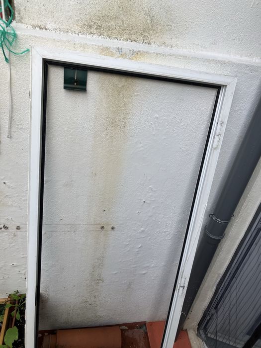 porta exteriore metal com janela