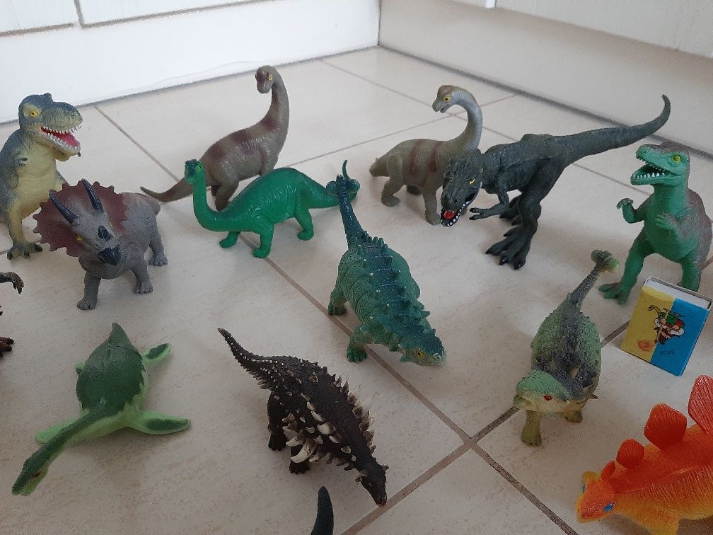 Динозавры. Анкилозавр, тирекс, брахиозавр, диплодок, велоцератопс.
