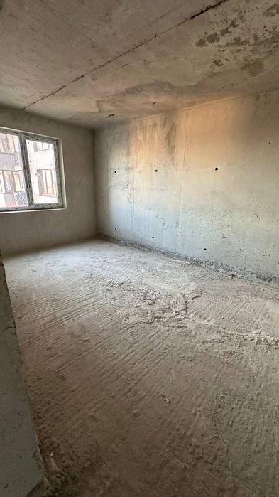 Продається 1 км квартира в тихому районі міста