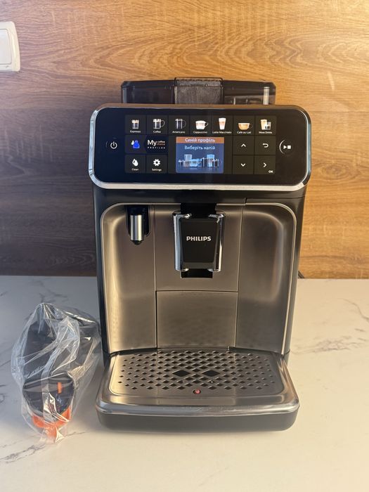 Кавоварка Philips LatteGo Series 5400 Кавомашина !