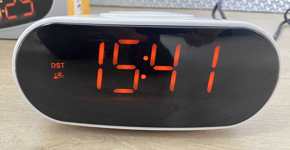 Budzik TFA Dostmann 60.2505 cyfrowy, sterowany radiowo