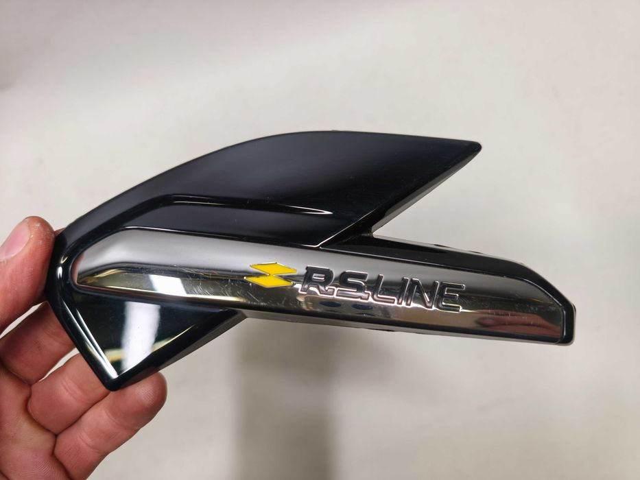 RENAULT CAPTUR II 19-24 listwa błotnika emblemat lewy RSLINE OE