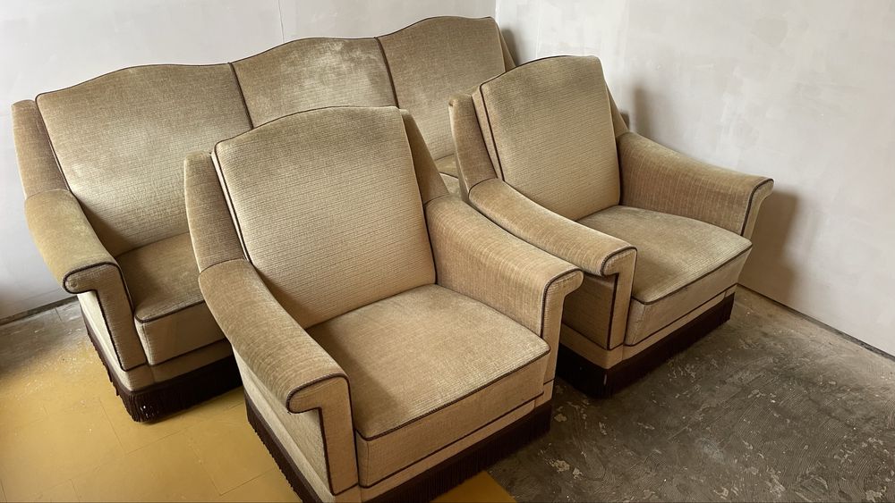 Sofa i dwa fotele na sprzedaż.