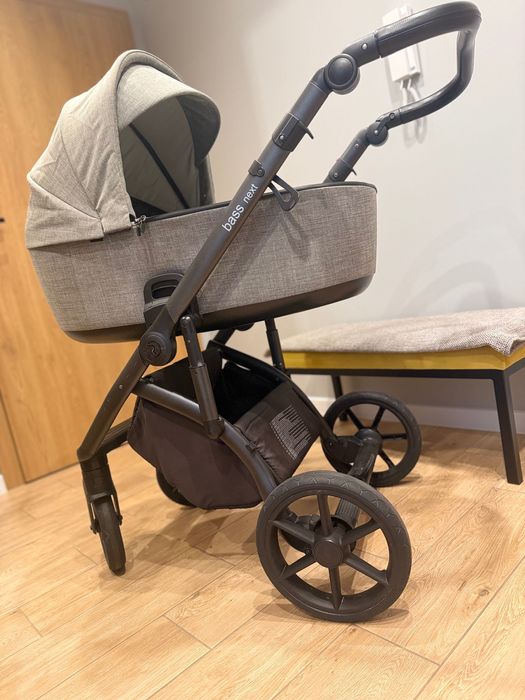 Wózeczek dziecięcy Roan Bass next