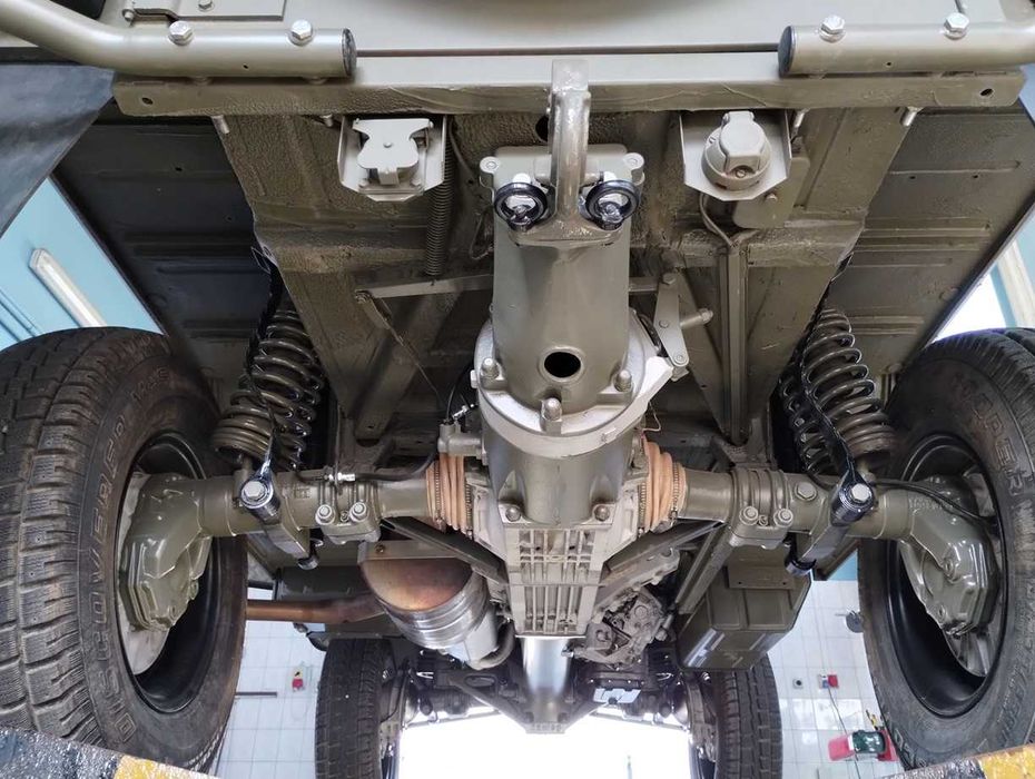 Pinzgauer 4x4 militarny offroad terenowy