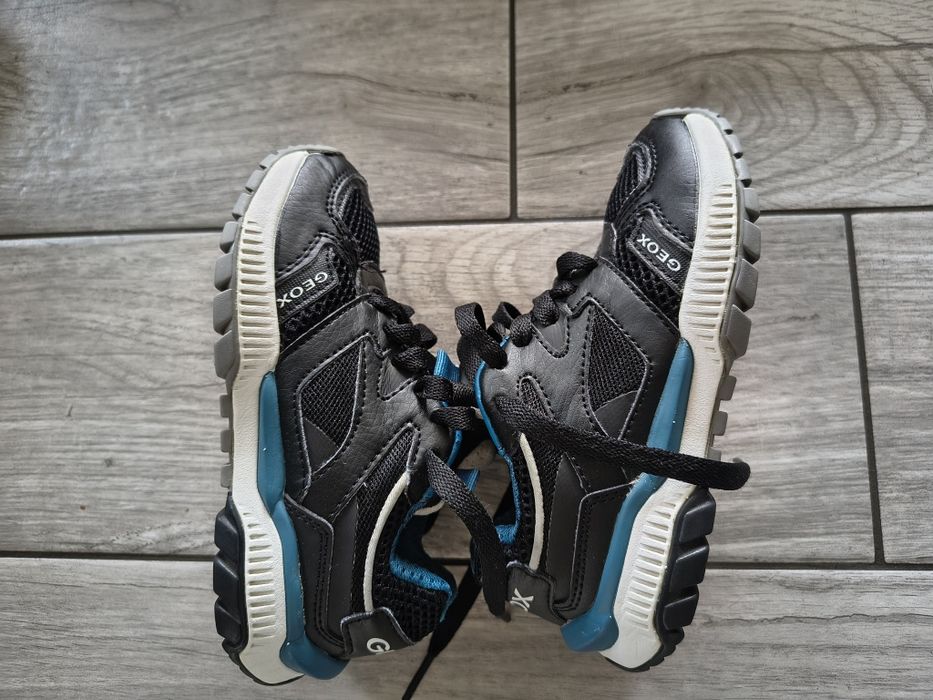 Buty.wiodenne geox 28 sznurowane