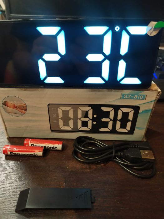 Nowoczesny  cyfrowy budzik led