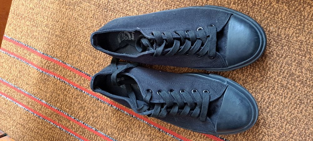 Кросівки 39 розмір