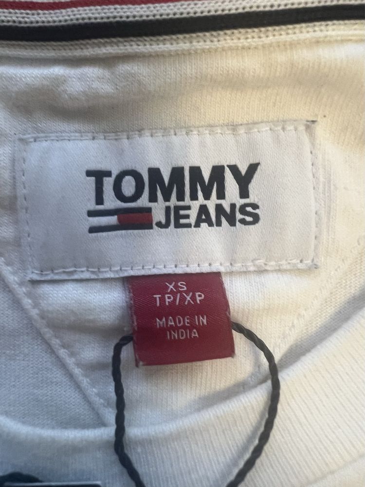 Футболка Tommy Jeans