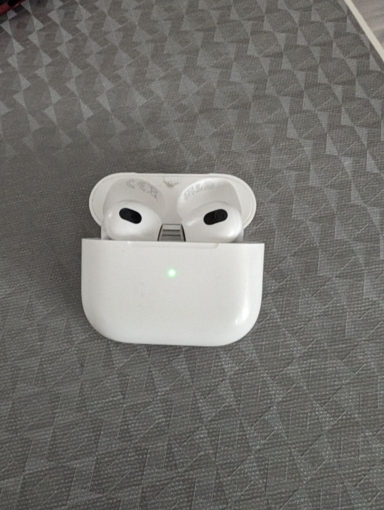 Słuchawki airpods trzeciej generacji