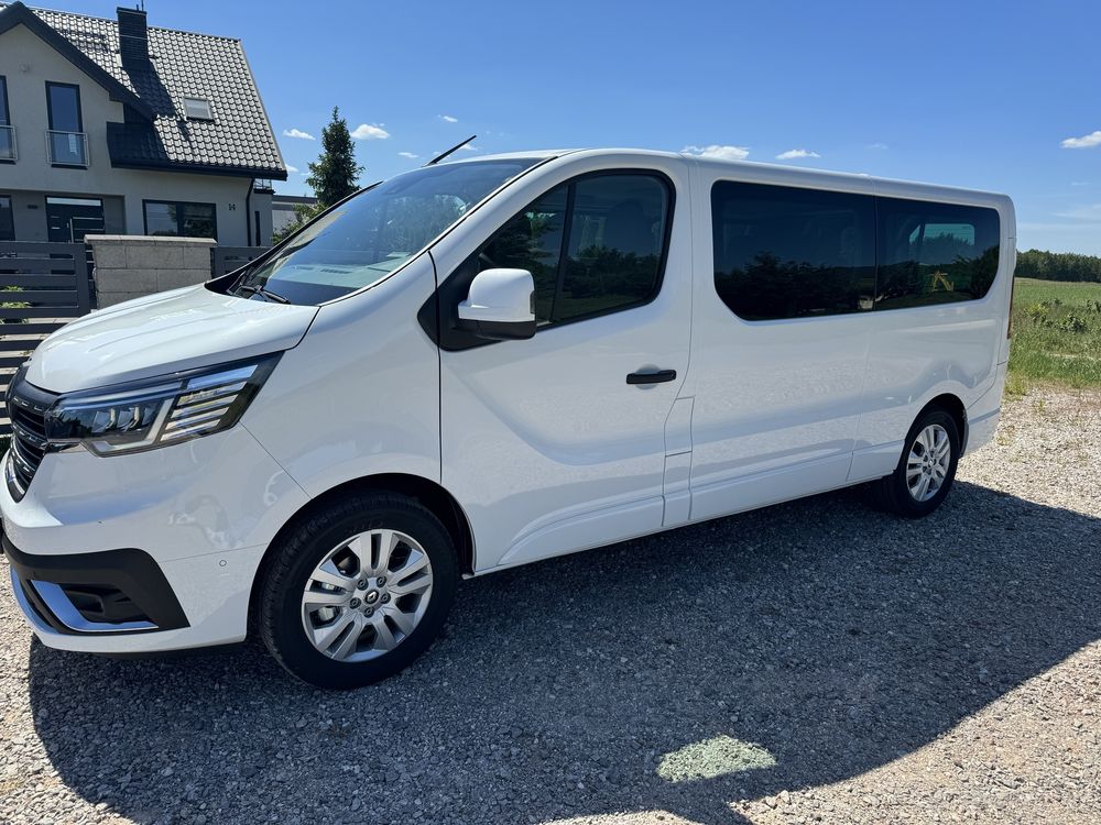 Wynajem bus 9 osobowy trafic vivaro klima long