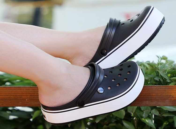 Стильные Кроксы женские на платформе Crocs Crocband Platform крокс