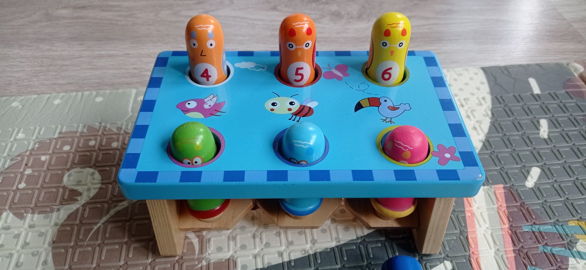 Przebijak przebijanka drewniana kolorowa Small Foot