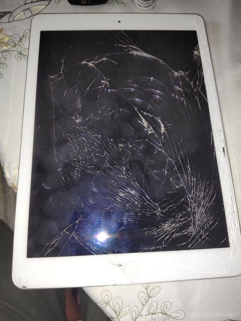 Ipad uszkodzony tablet