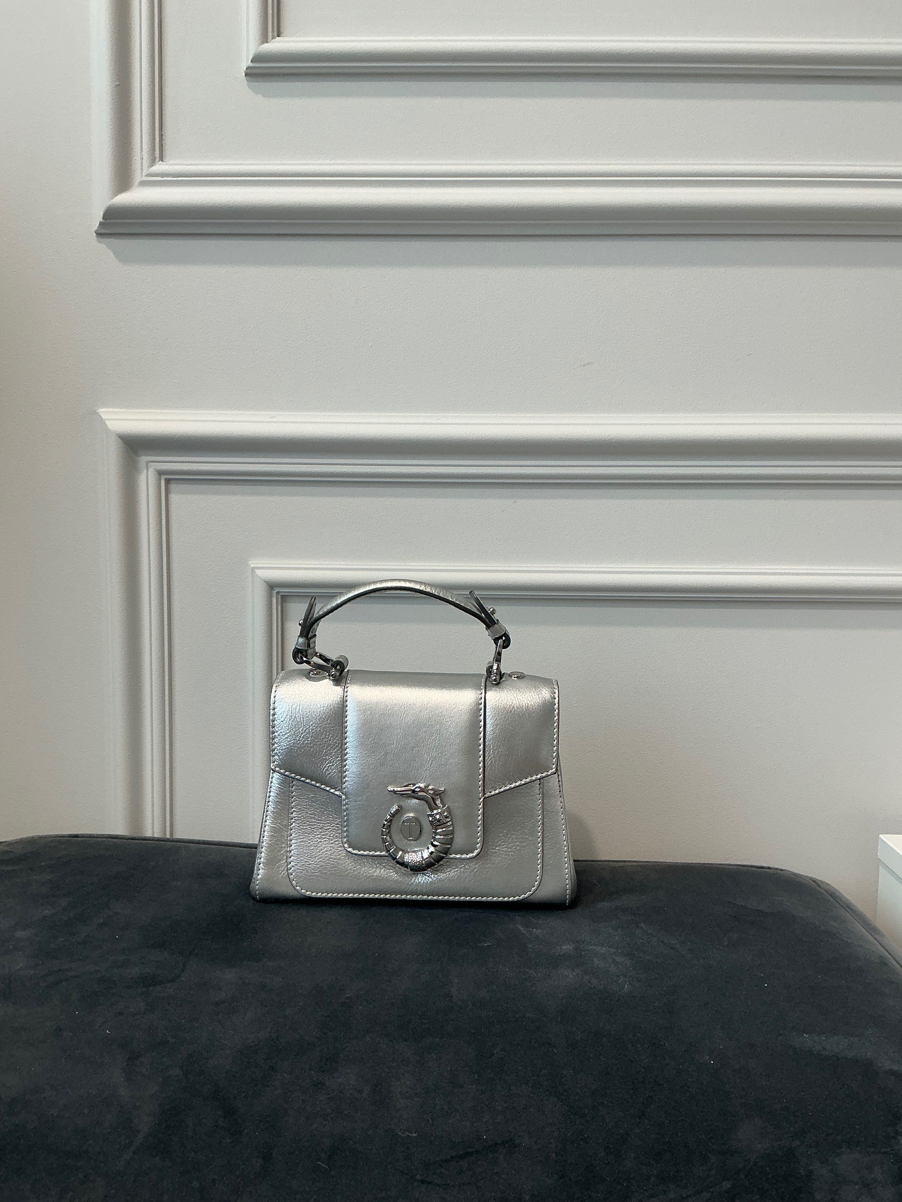 Продам сумку Trussardi