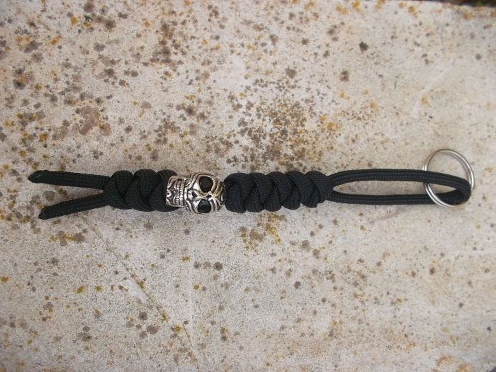 Porta-chaves Paracord com Caveira