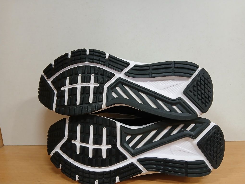 Кросівки 40-39 р 25,5 см Nike  Dart ХІІ Оригінал