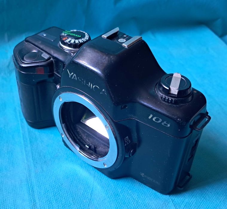 Korpus aparatu fotograficznego Yashica 108 Multi Program