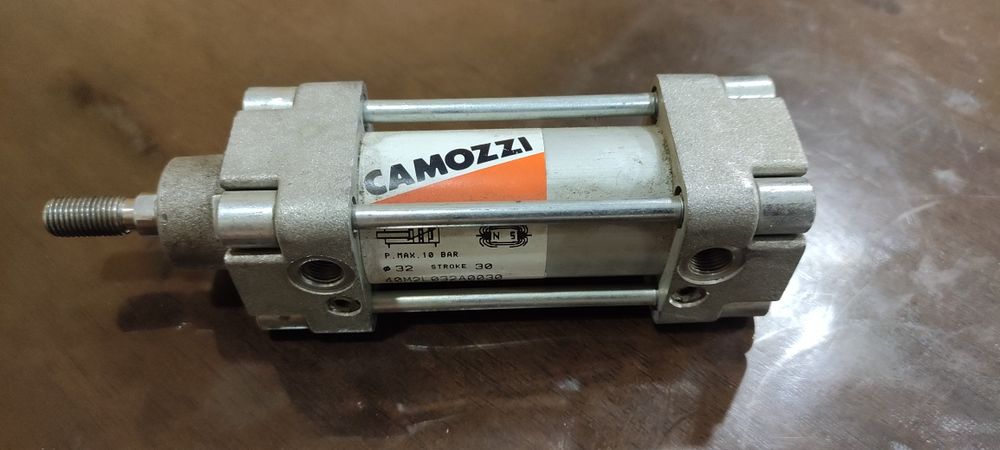 Пневмоцилінд CAMOZZI 40M2L