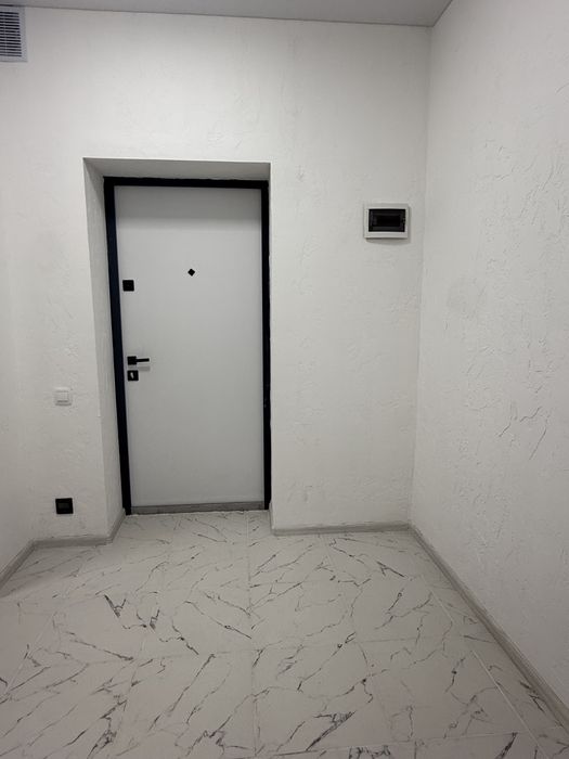 Квартира з ремонтом! Завозь меблі! Студія!