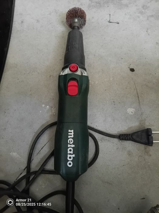 Máquina fresa elétrica