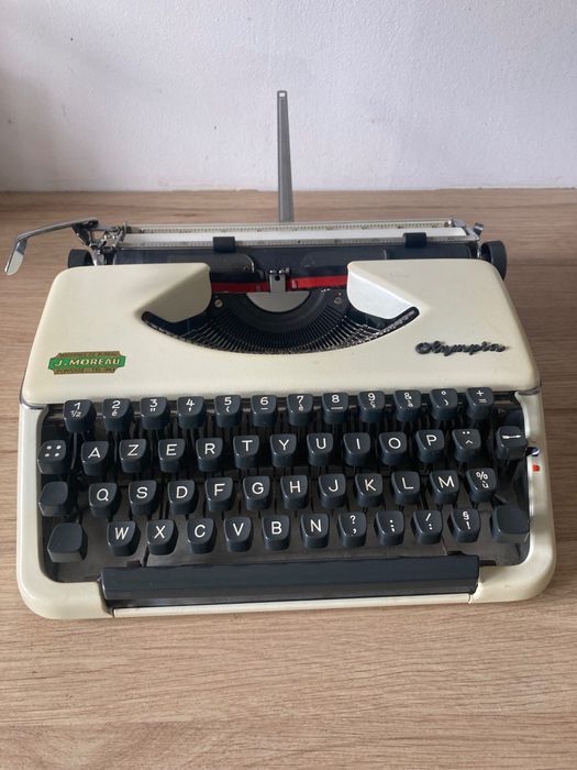 Máquina de escrever  **  Olympia