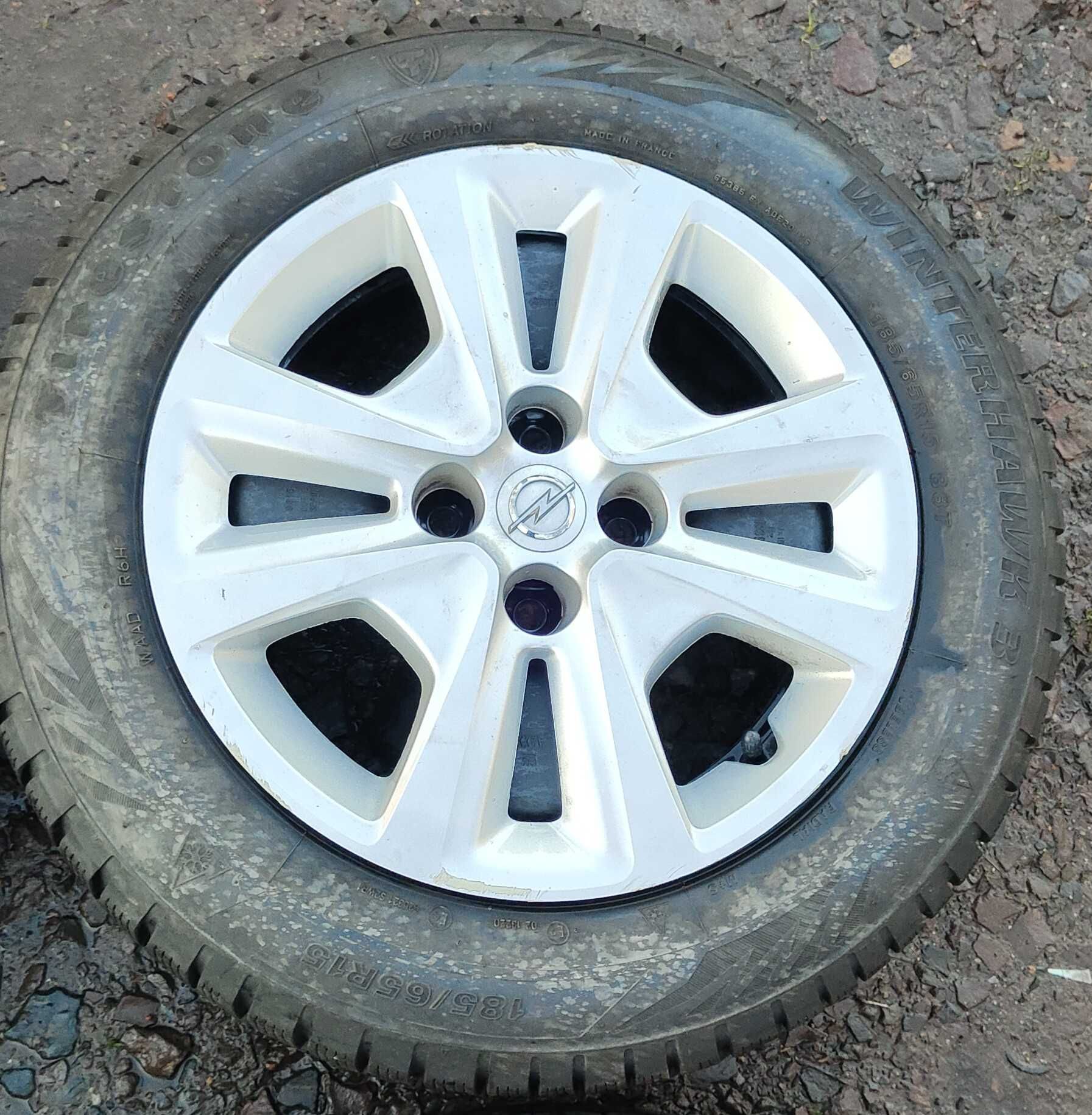 Felgi stalowe strukturalne Opel Corsa DE 4x100 6Jx15 IS39 TPMS Kołpaki
