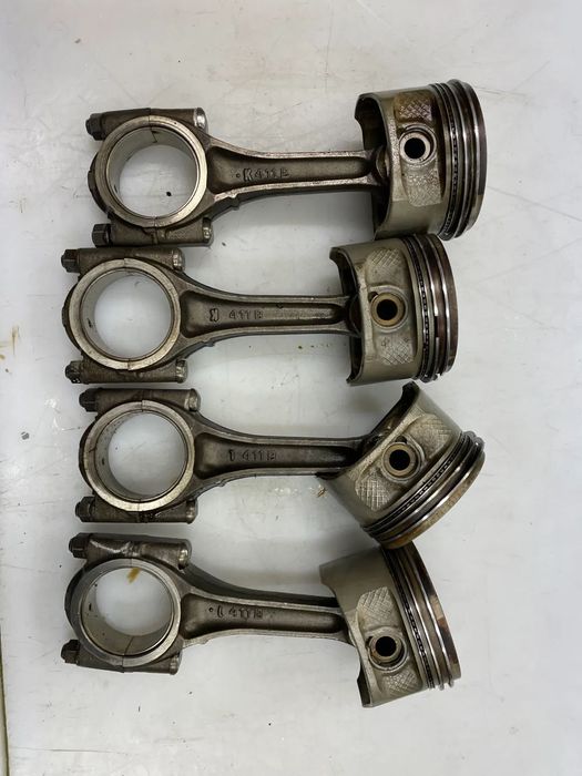 Tłok korbowód Skoda Fabia I 1.4 MPI AZF 44KW K411B 047F