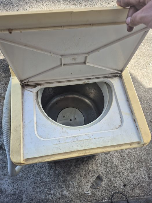 Стиральная машинка Волга 11 стирка+отжим+слив