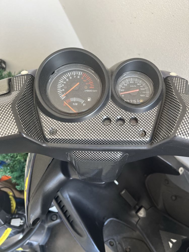 Yamaha aerox 100