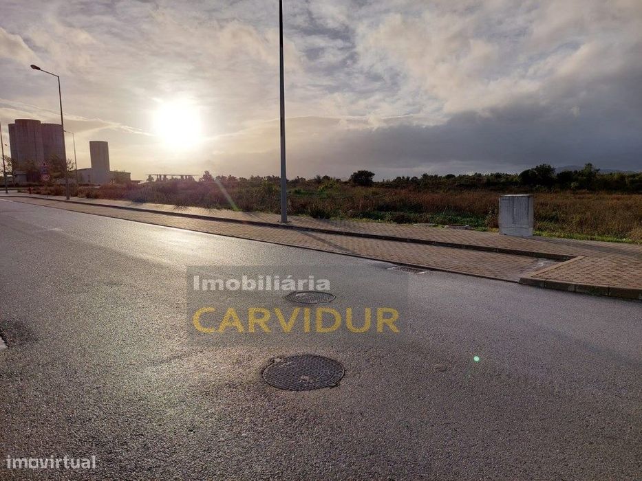 Lotes de Terreno em Parque Industrial (SAPEC BAY)