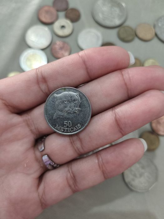 Escudos, pesetas, francos