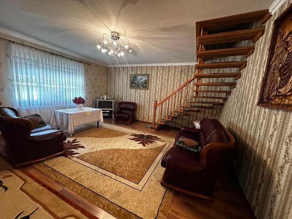 Продається будинок в с. Угля