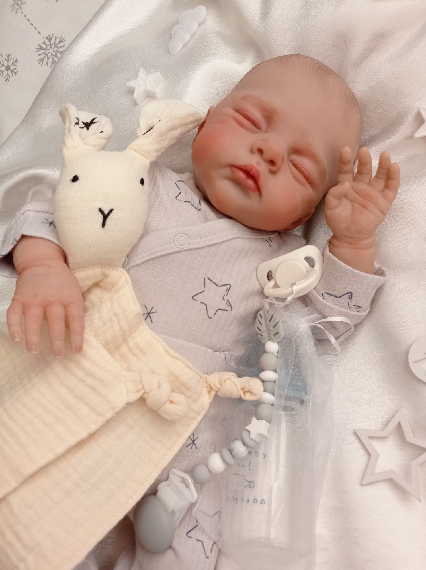 Lalka w typie reborn z materiałowym brzuszkiem