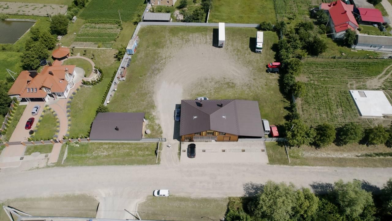 Оренда комерції 300 м² в Остриці