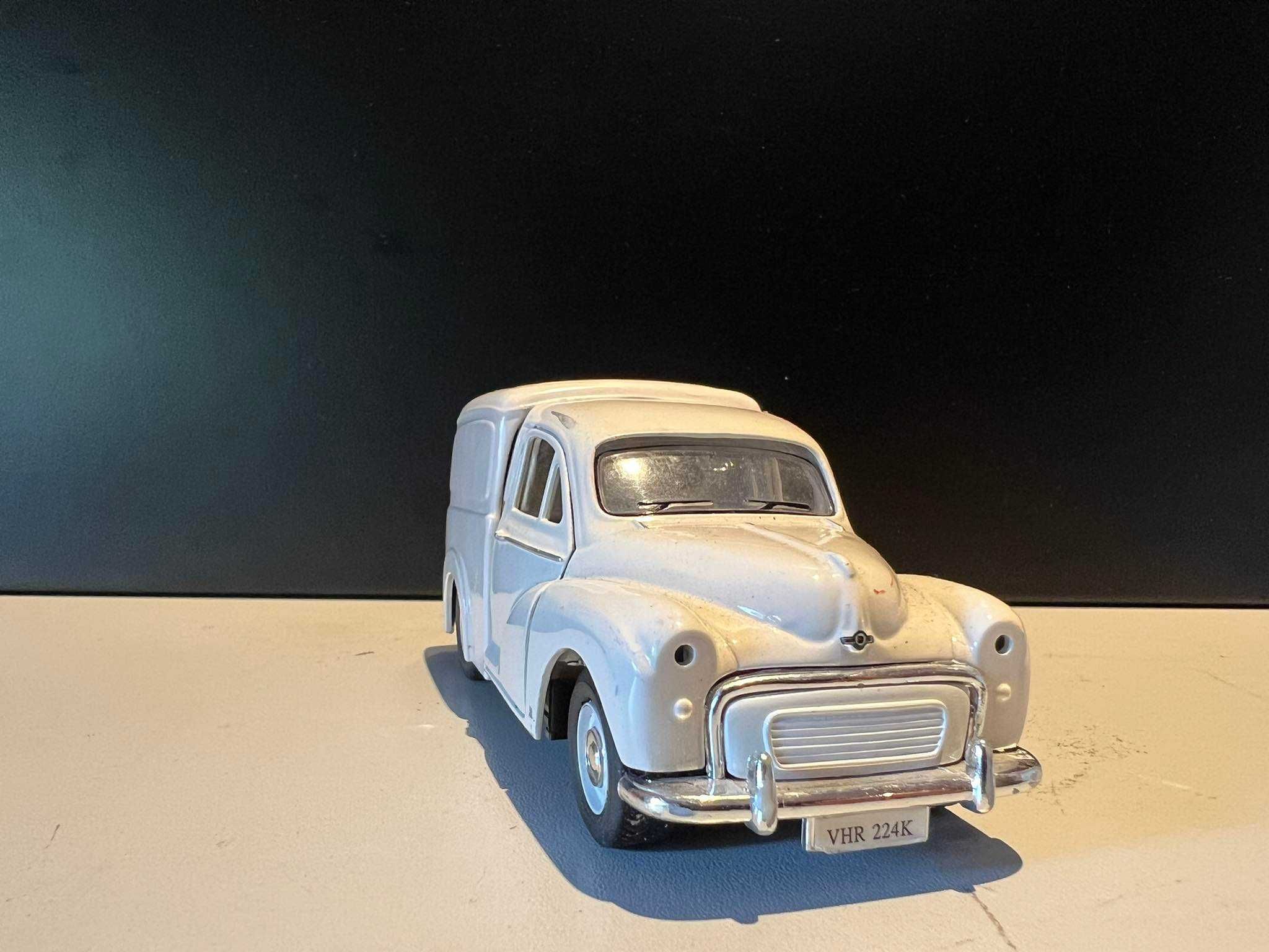 Model samochodu - samochód Morris Minor Van | Saico vintage