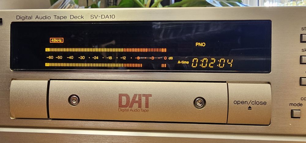 Technics SV-DA10 magnetofon cyfrowy DAT bdb. stan