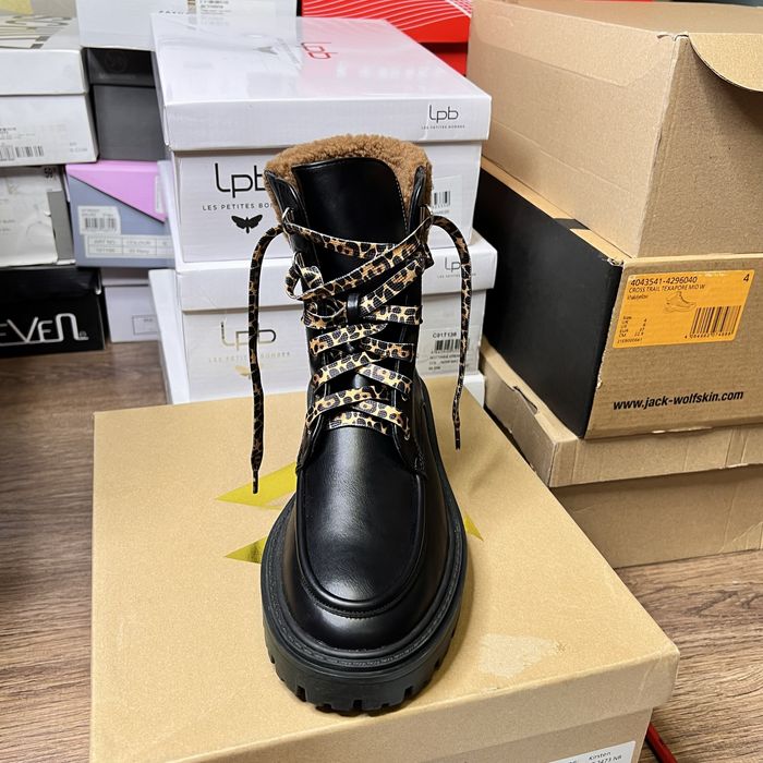 Ботинки жіночі Vanessa Wu. Розмір 39. Оригінал!!!