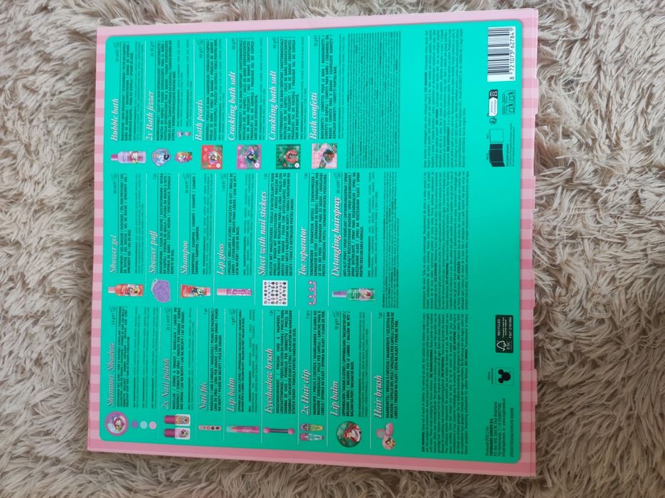 Адвент календар Дісней з косметикою