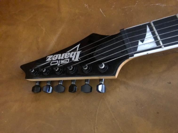 Guitarra elétrica ibanez gio grg121dx mais mala de transporte