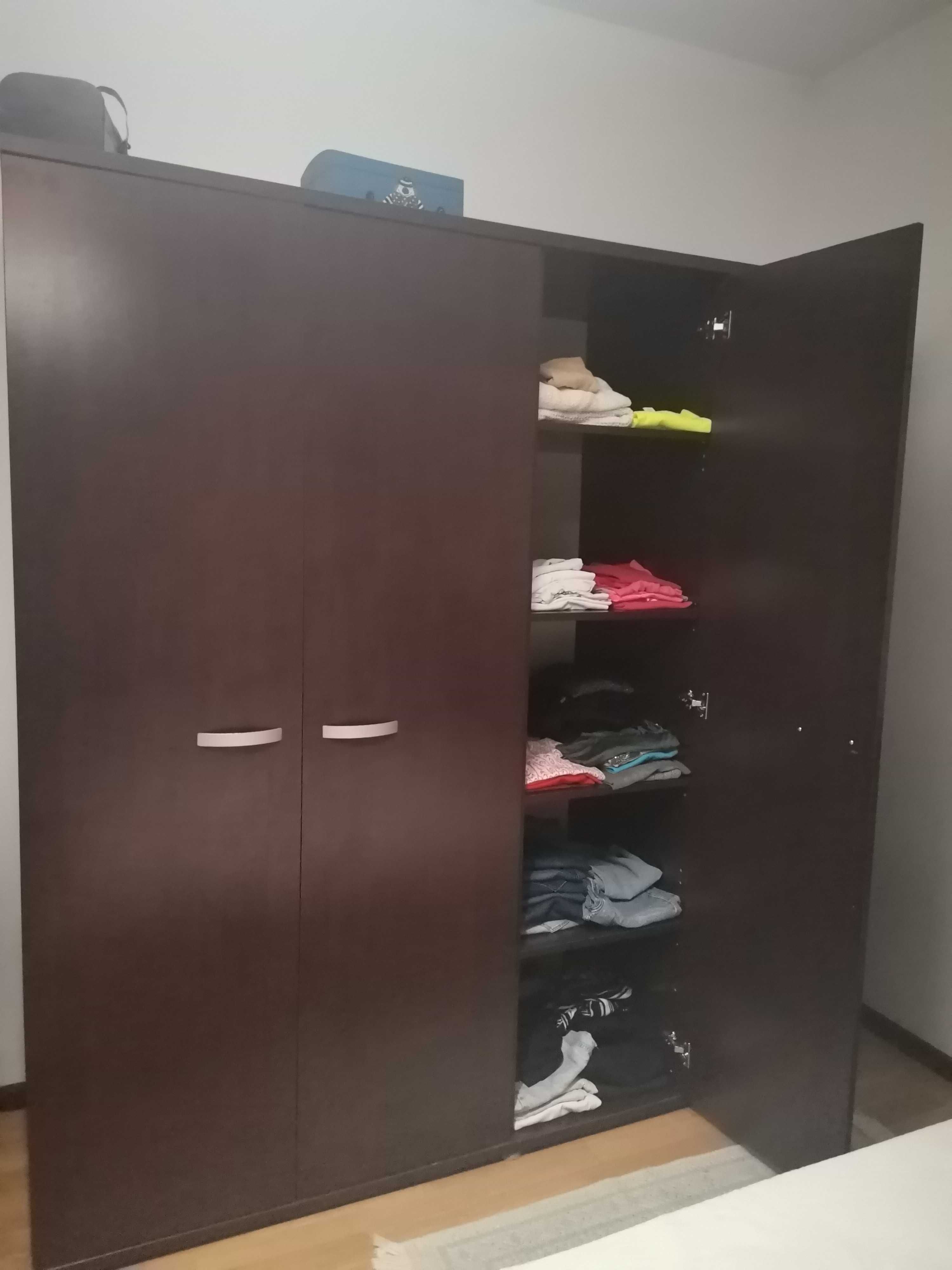 Roupeiro como novo