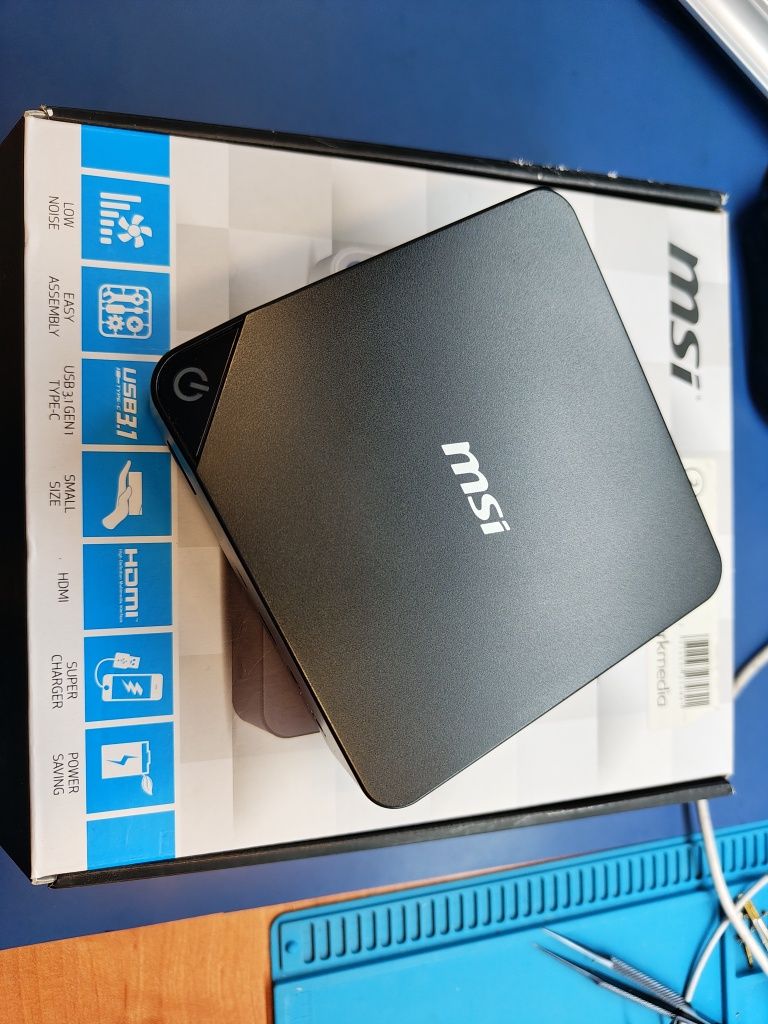 Mini PC MSI Cubi 2 8/512 i3 7gen Windows 10