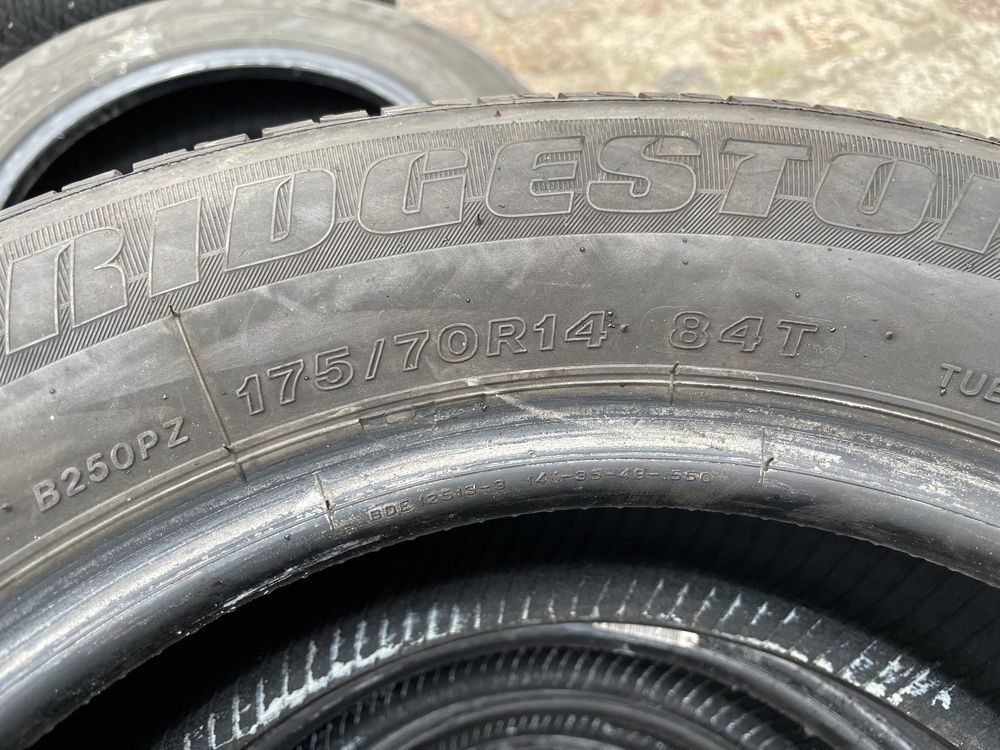 Bardzo ładny komplet opon Bridgestone - montaż, gwarancja i faktura