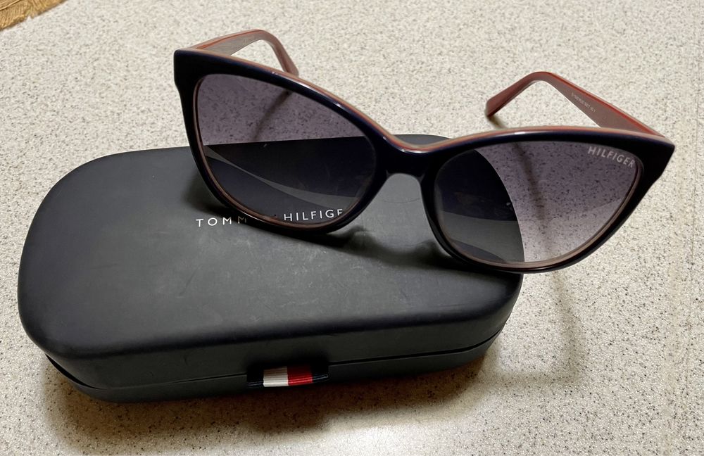 Okulary przeciwsloneczne Tommy Hilfiger